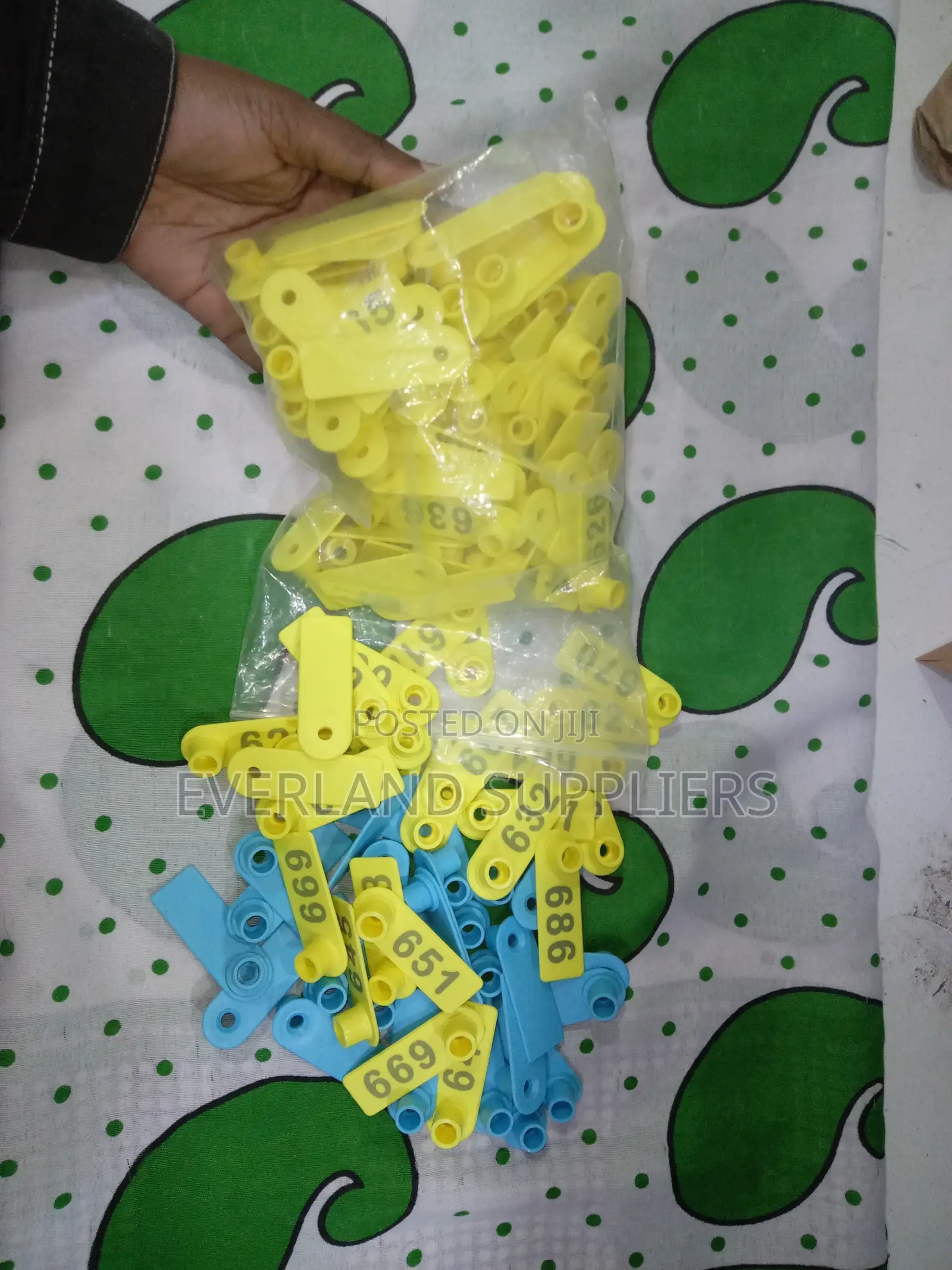 Ear Tags - A Pack Custom Color Choice 100 PCS