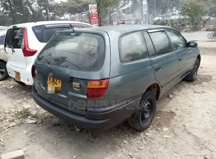 Toyota Caldina 2000 Blue