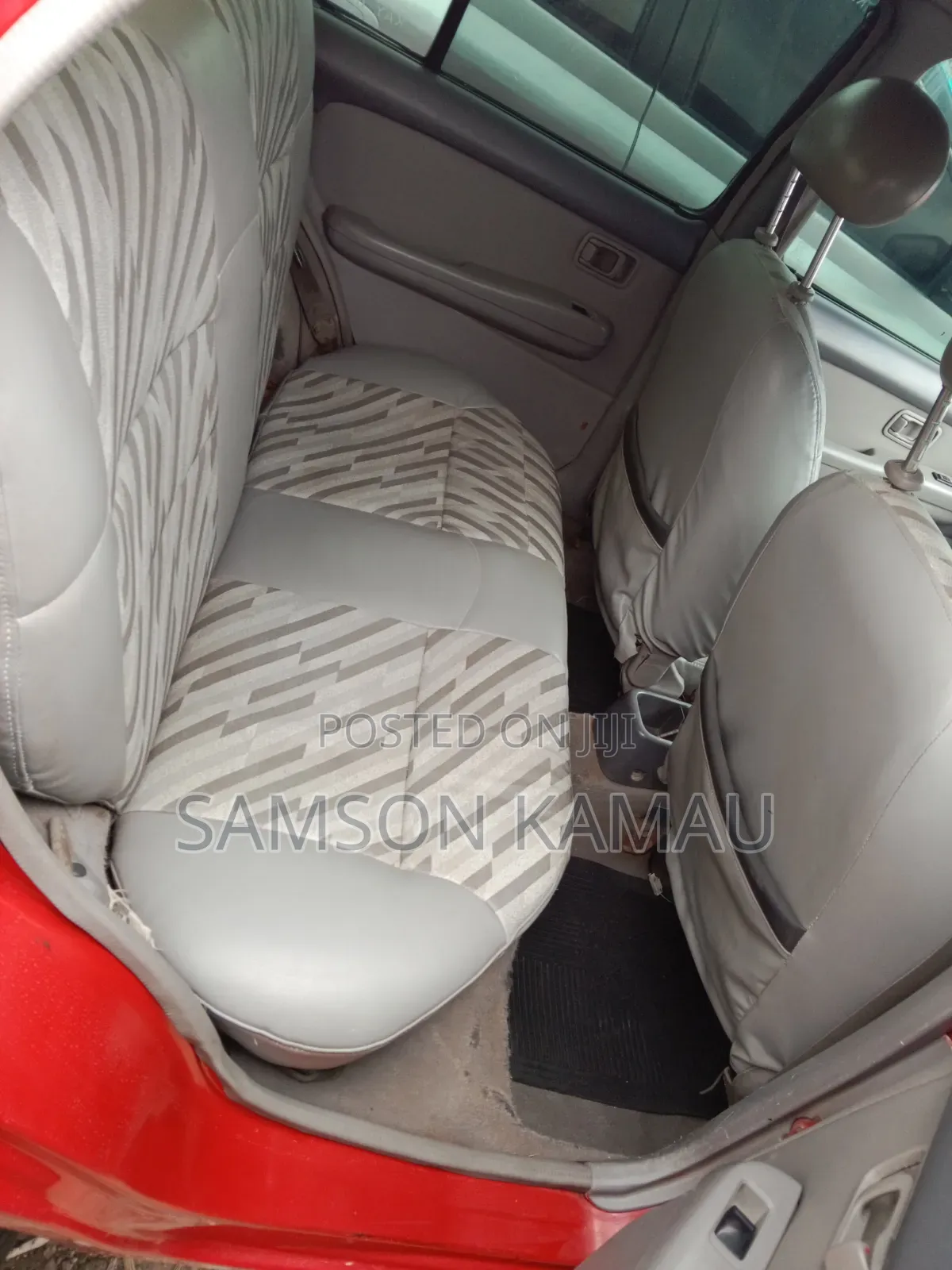 Nissan March 2001 Red