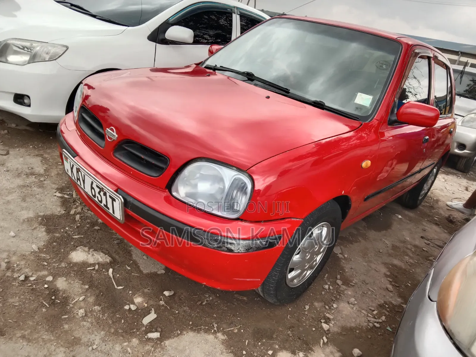 Nissan March 2001 Red