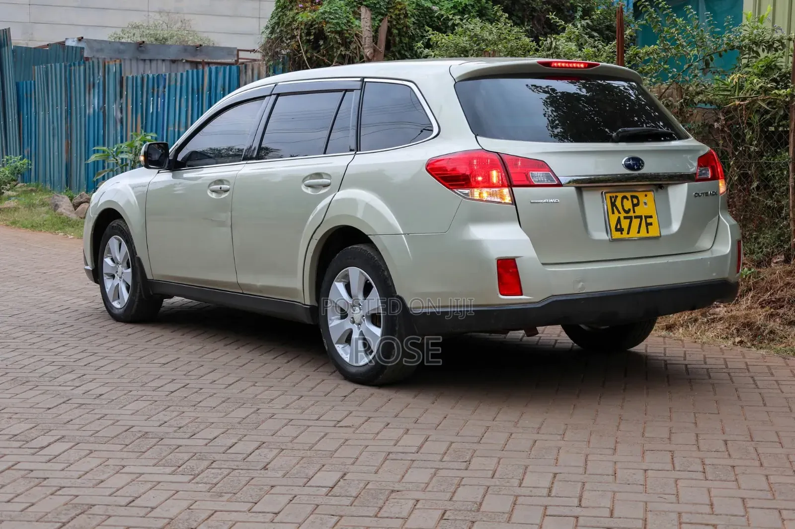 Subaru Outback 2010 Beige