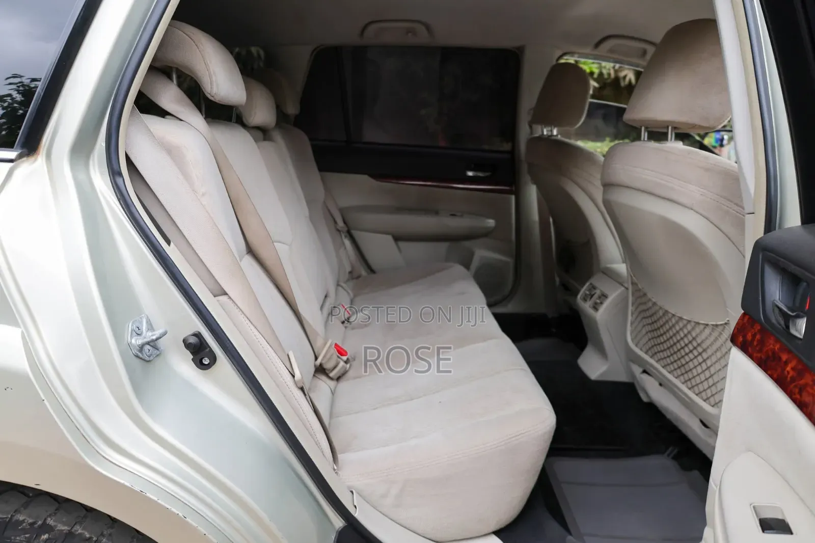 Subaru Outback 2010 Beige