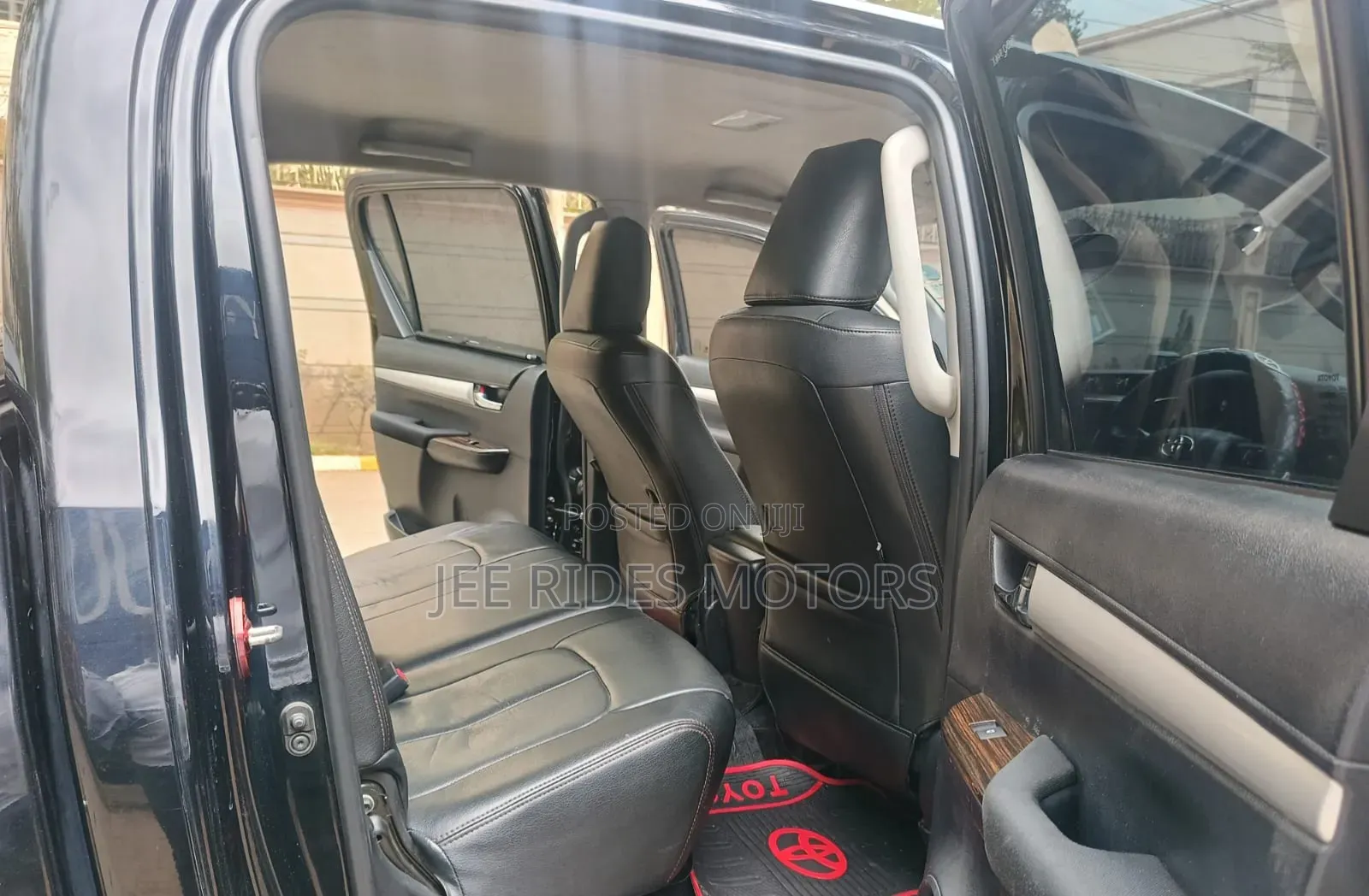 Toyota Hilux Revo Double Cab Deisel 2.8 AWD 2018 Gray