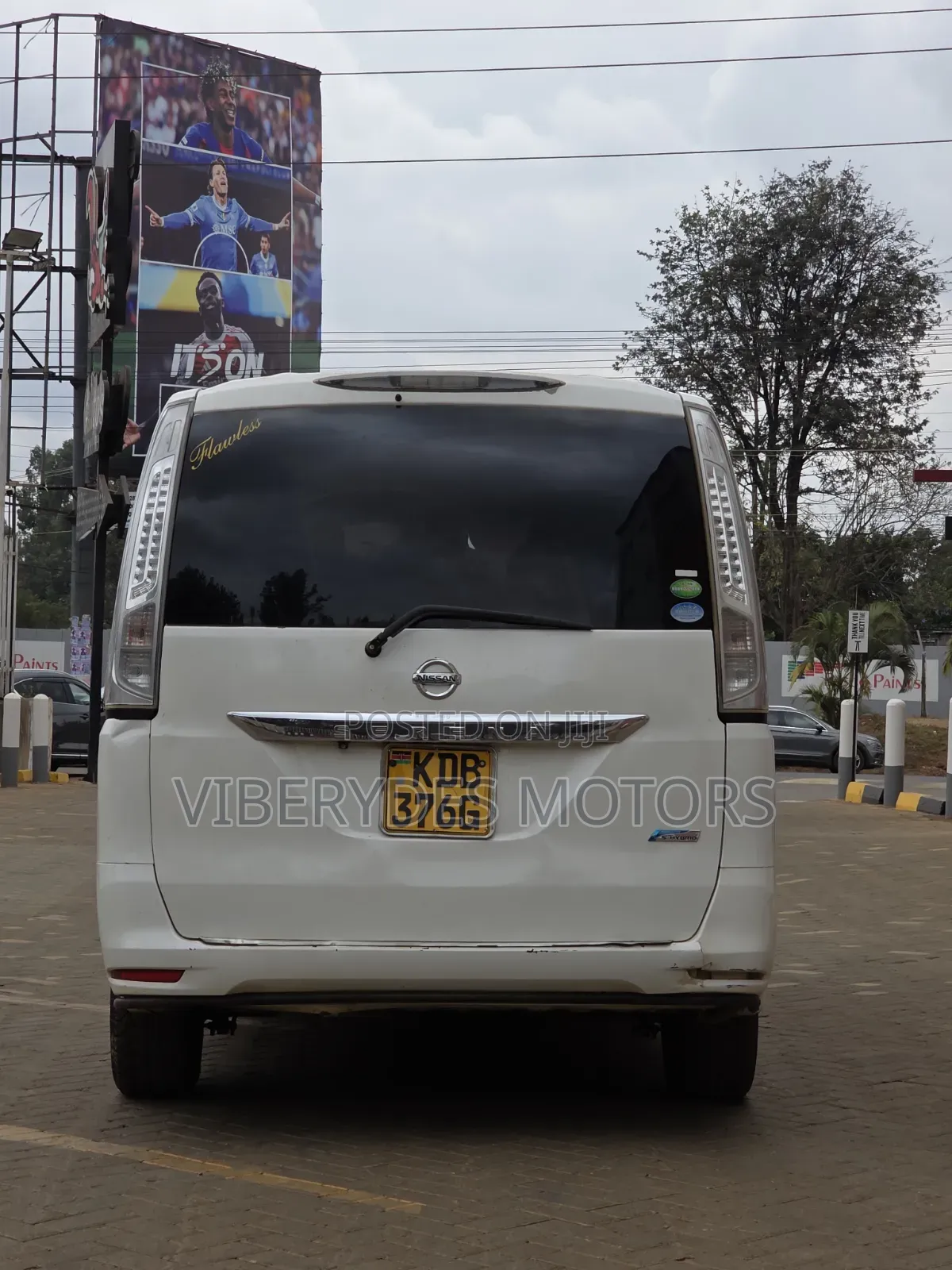 Nissan Serena 2013 White