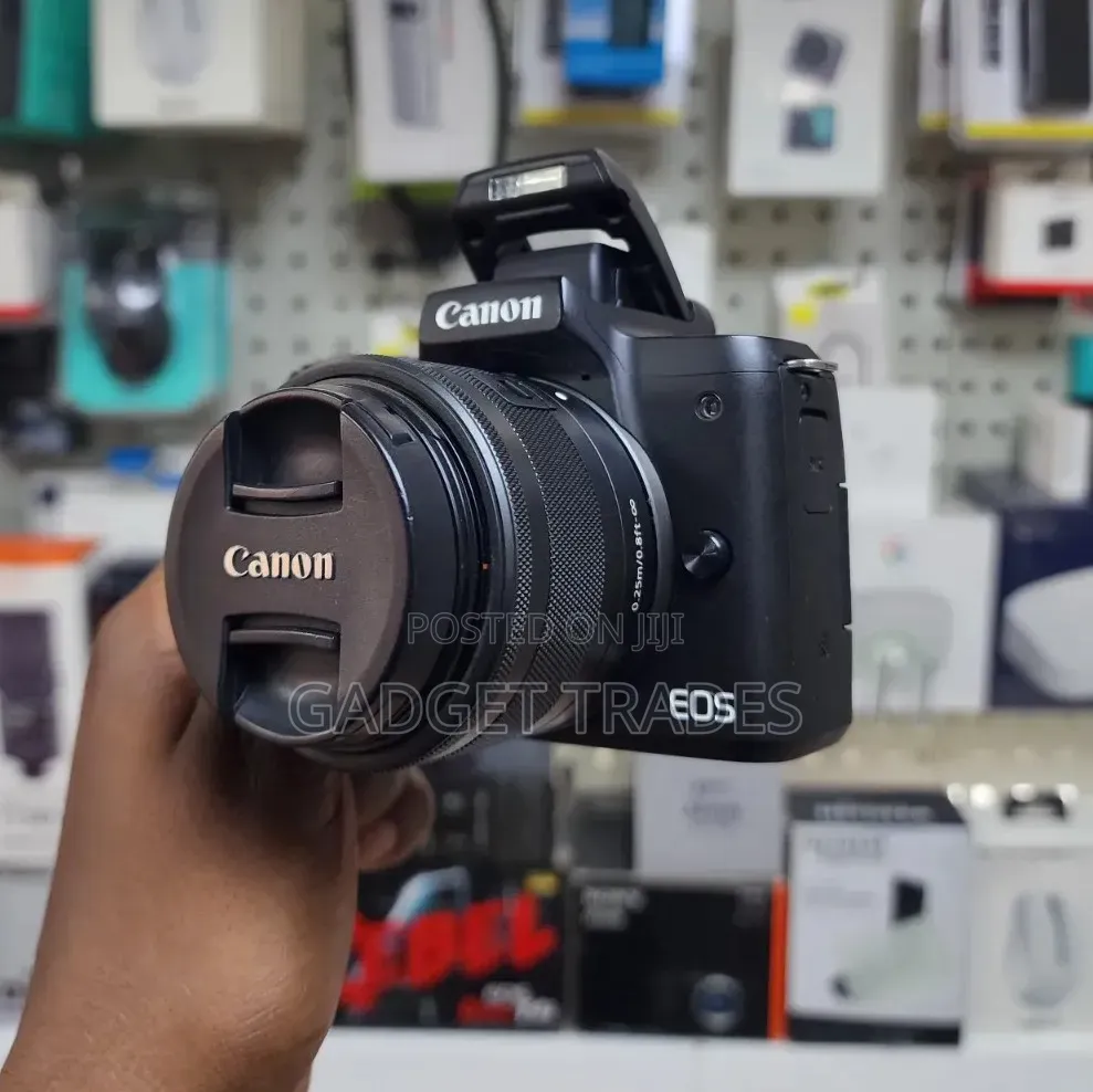 Canon EOS M50 Mirrorless Camera With 15-45mm Lens Video Creator Kit