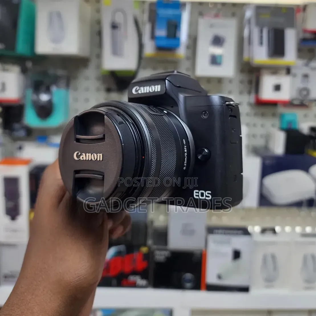 Canon EOS M50 Mirrorless Camera With 15-45mm Lens Video Creator Kit