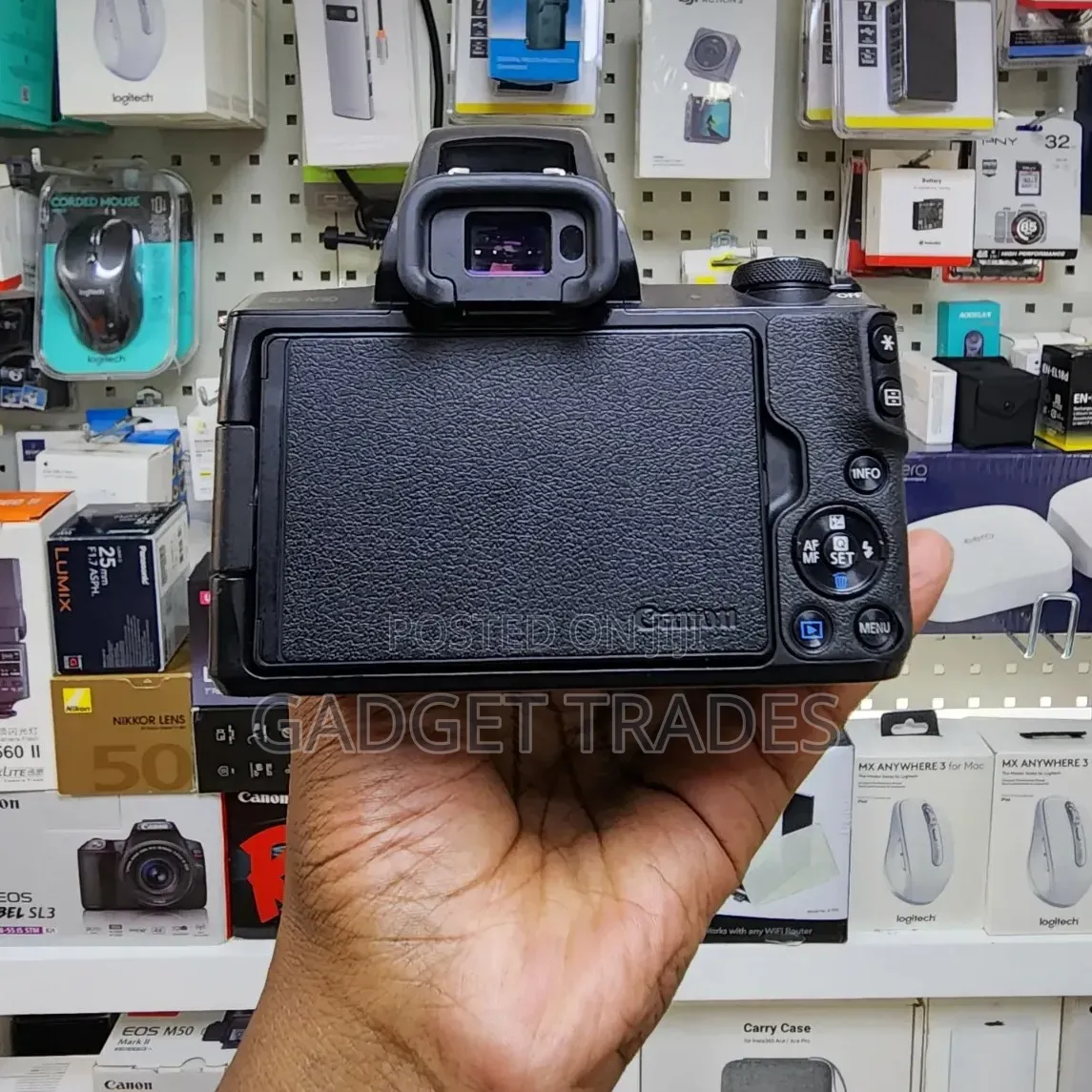 Canon EOS M50 Mirrorless Camera With 15-45mm Lens Video Creator Kit