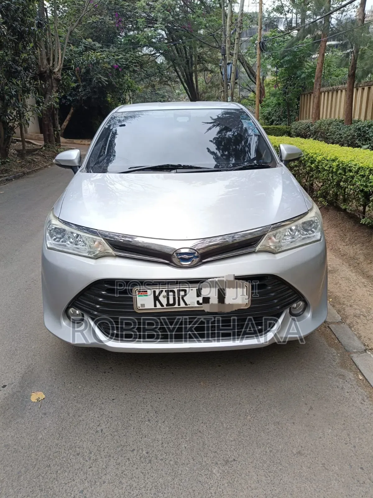 Toyota Axio 1.5 Hybrid 2WD 2017 Silver