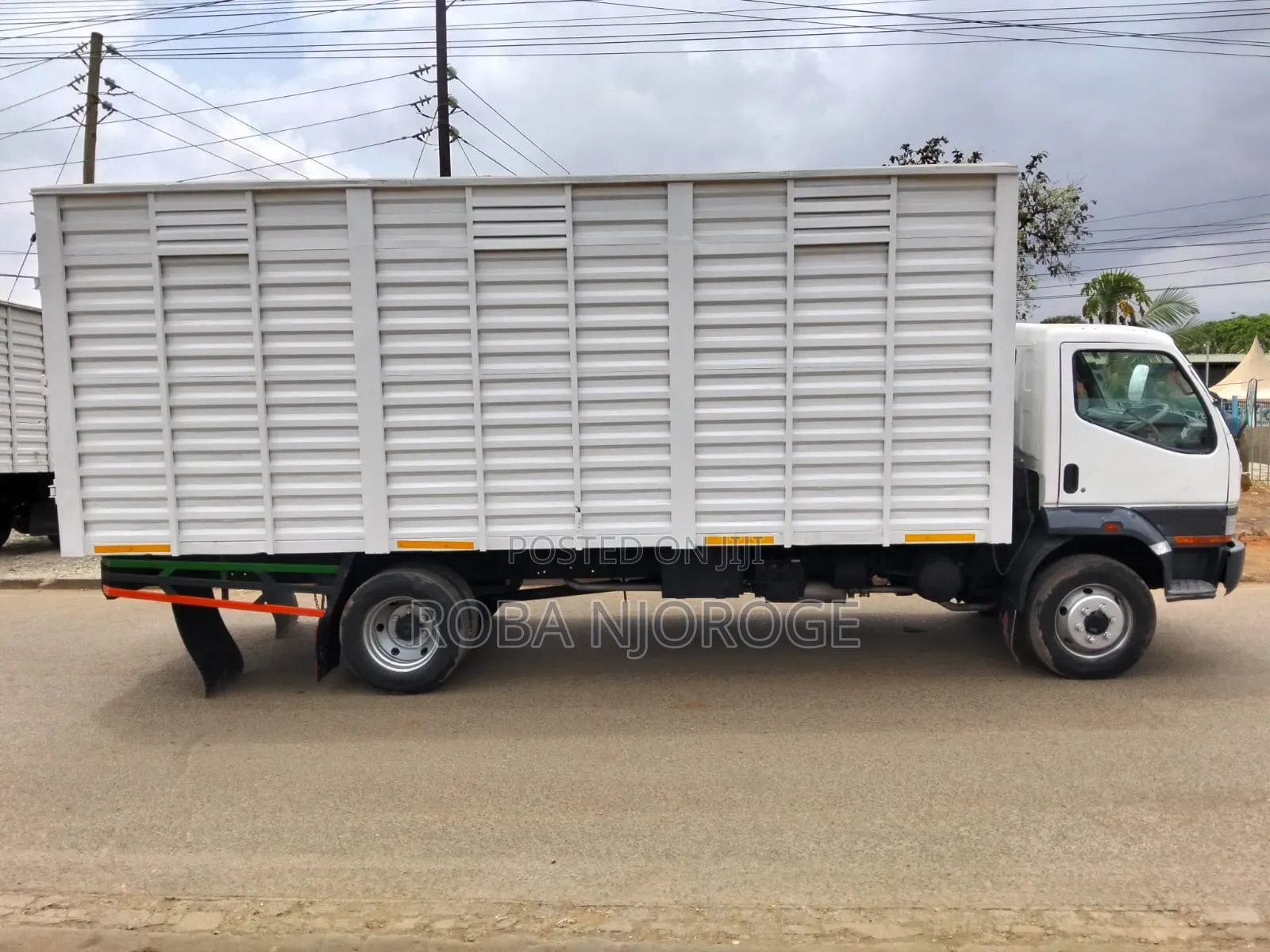 Mitsubishi Fh 2015 White