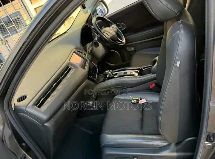 Honda Vezel 1.5 Hybrid 4WD 2019 Matt Black