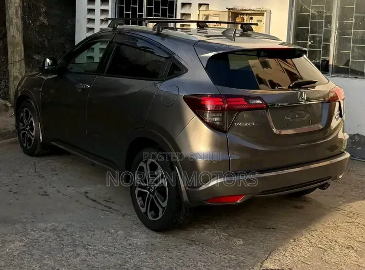 Honda Vezel 1.5 Hybrid 4WD 2019 Matt Black
