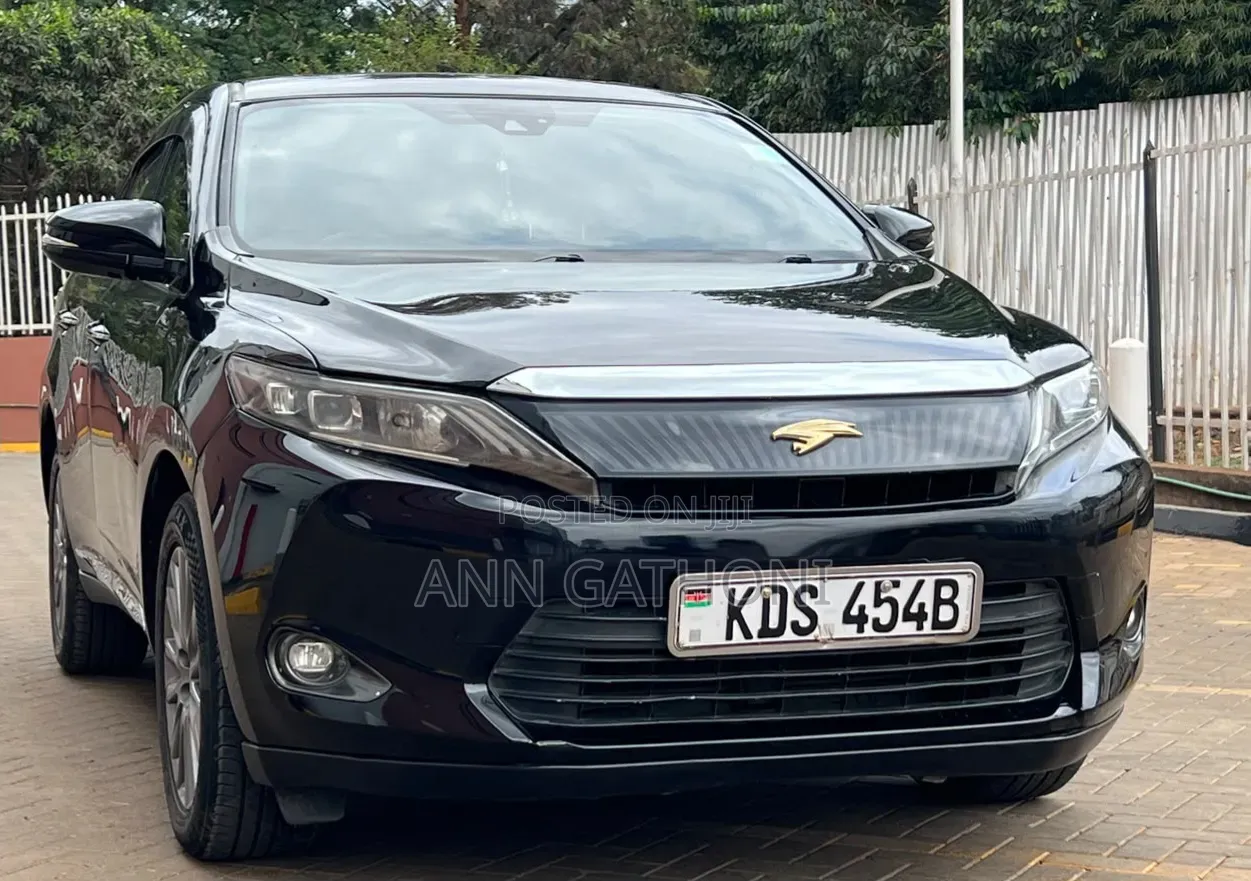 Toyota Harrier 2.0 2017 Black