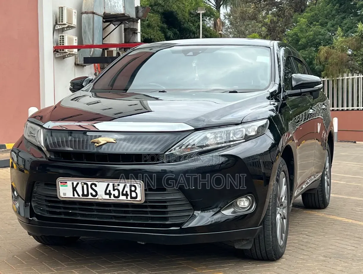 Toyota Harrier 2.0 2017 Black