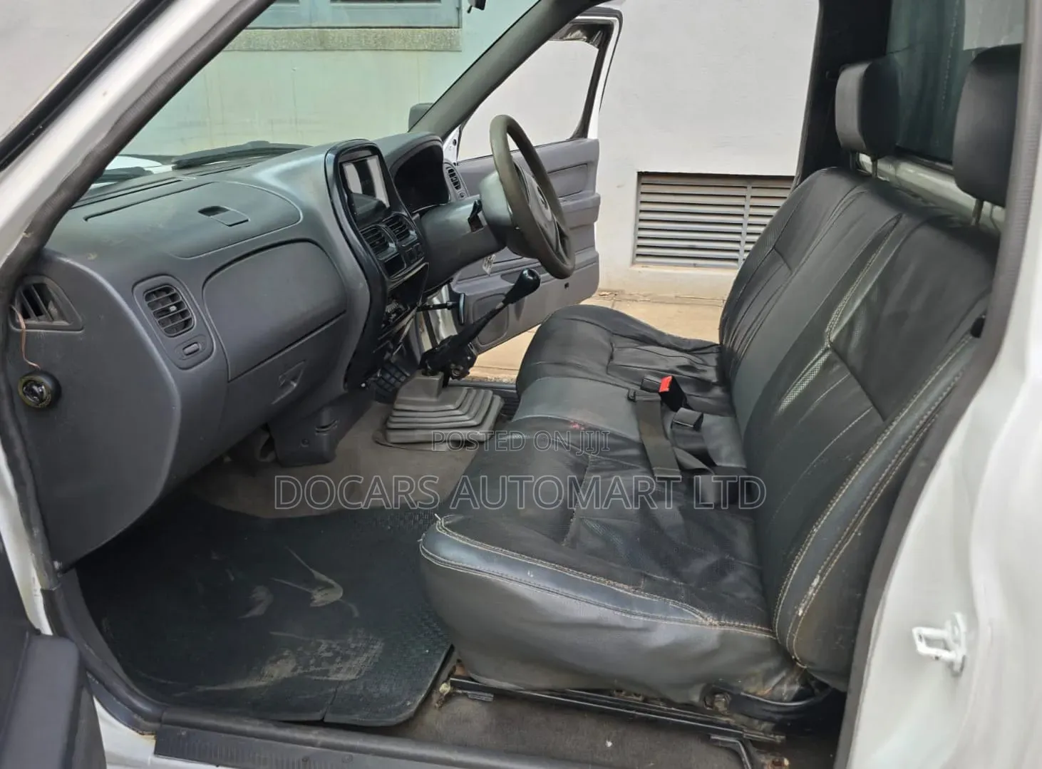 Nissan Hardbody 2013 White