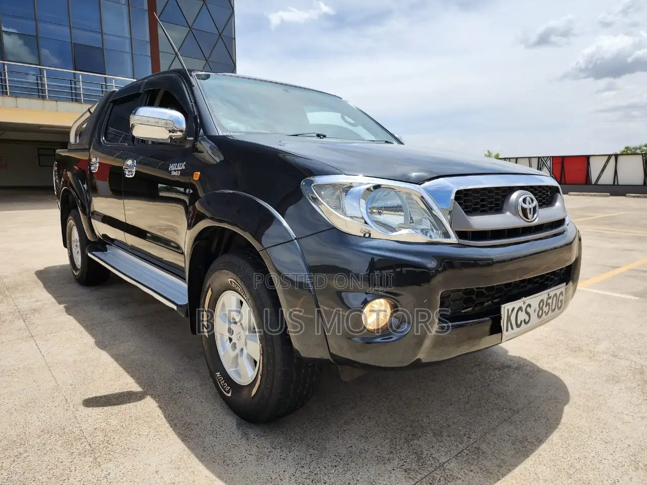 Toyota Hilux 2012 Black