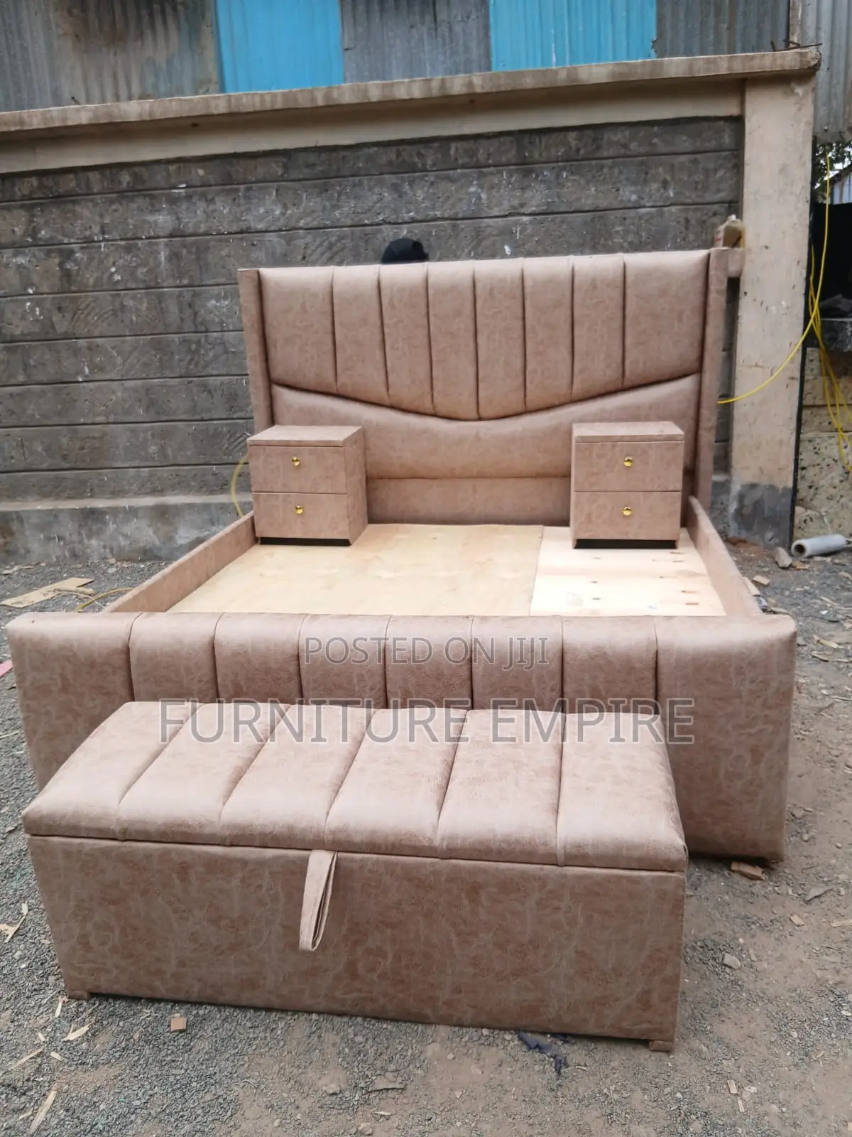 6x6 Beige Chester Bed Set