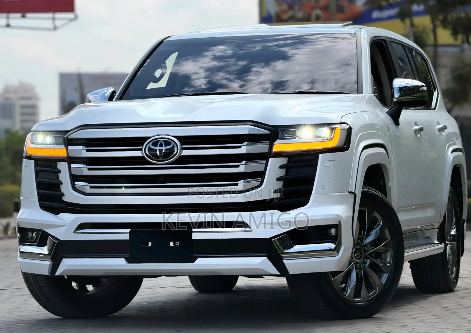 Toyota Land Cruiser LC300 2023