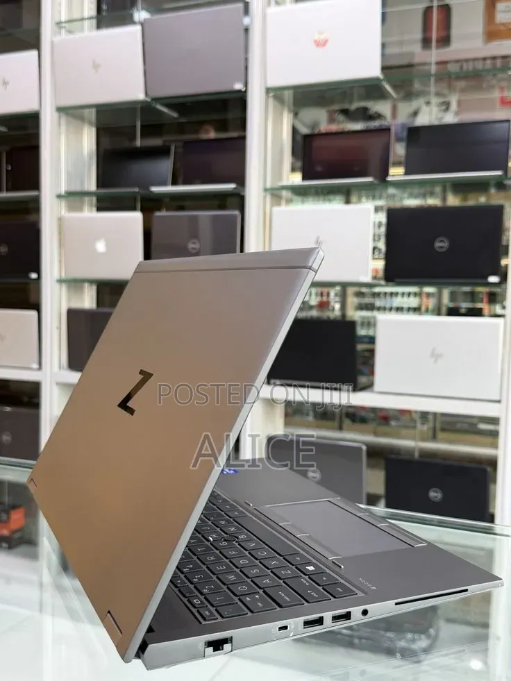 Laptop HP ZBook Firefly G8 16GB Intel Core i7 SSD 512GB