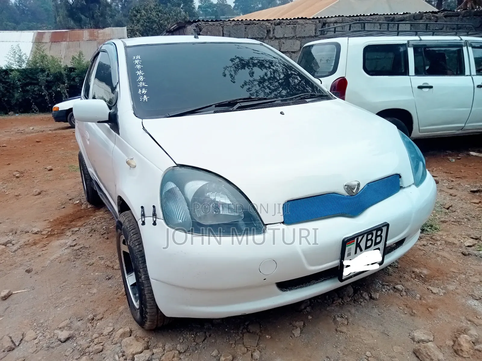 Toyota Vitz 2002 White