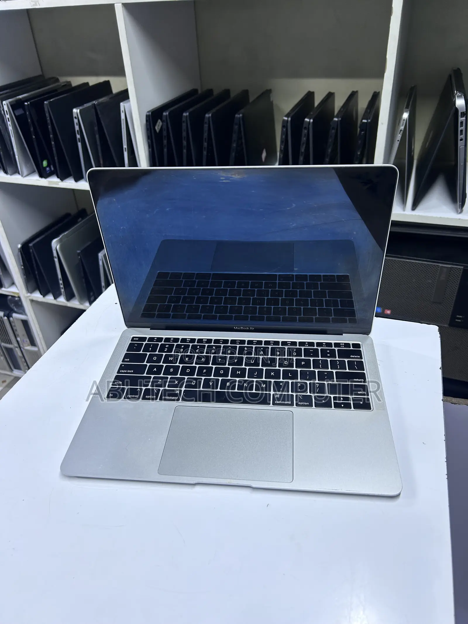 Laptop Apple MacBook 2020 8GB Intel Core i5 SSD 256GB