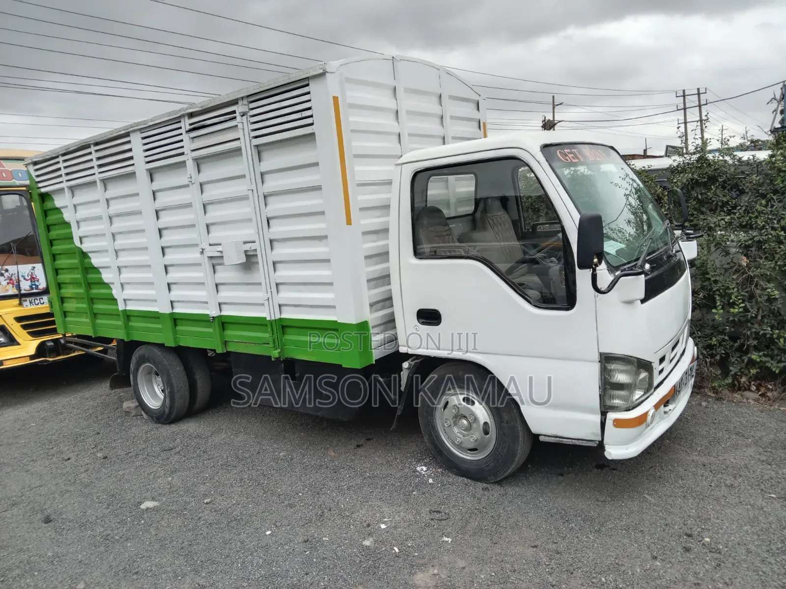 Isuzu NKR Lorry 2006 White