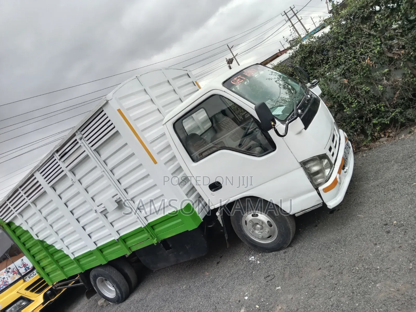 Isuzu NKR Lorry 2006 White
