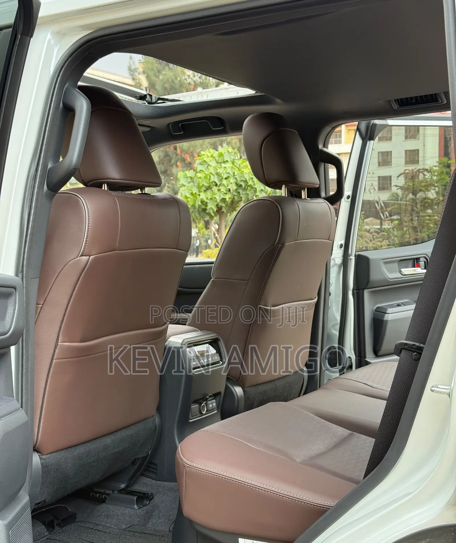 Toyota Land Cruiser LC250 2024 White