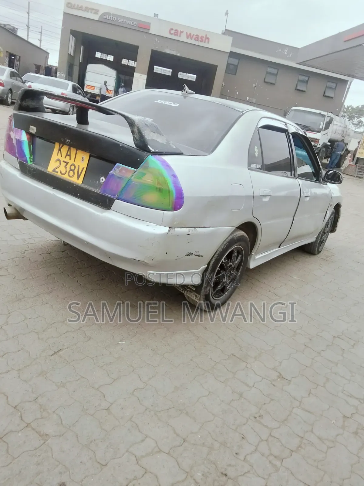 Mitsubishi Lancer 2000 Silver