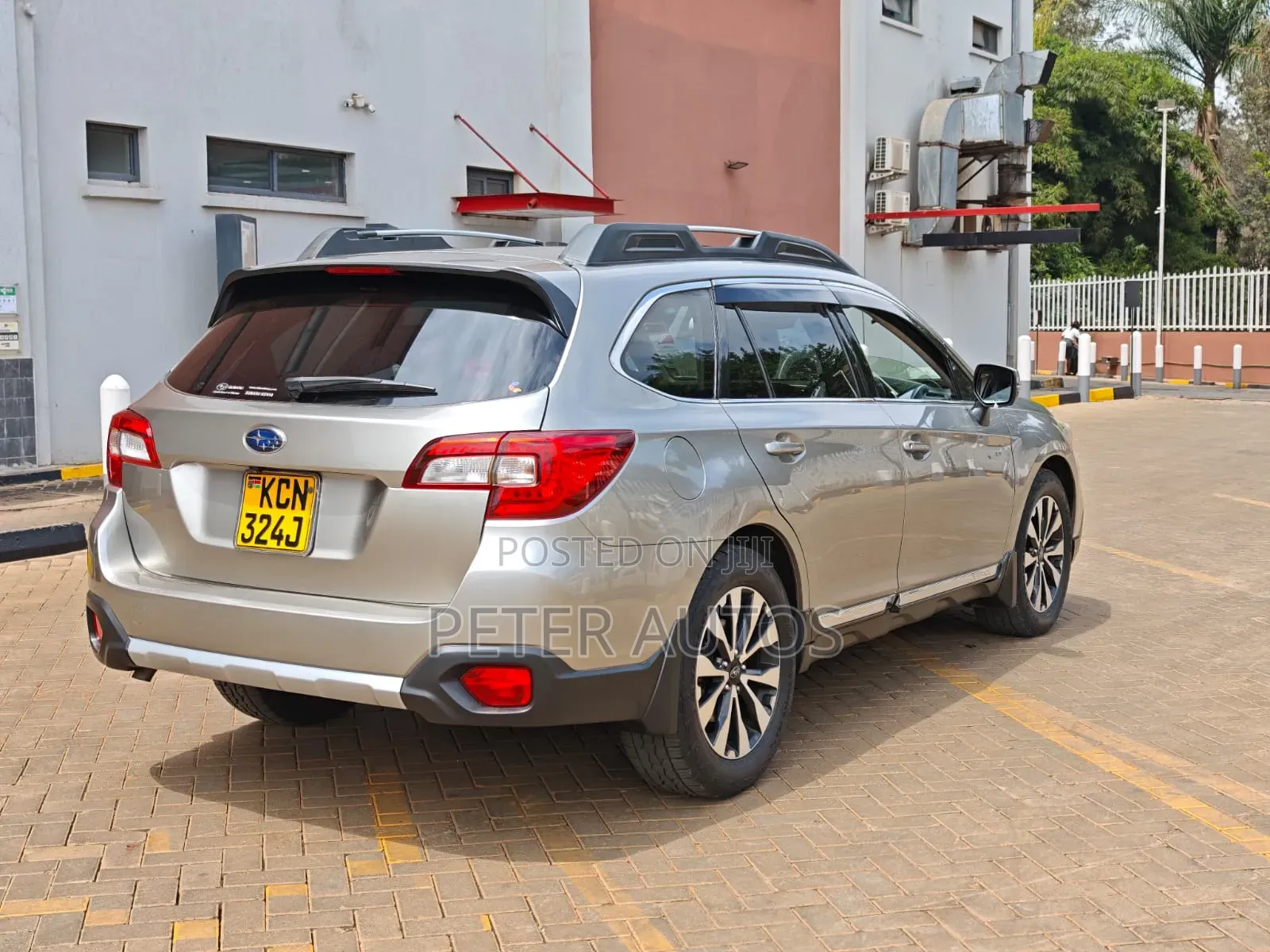 Subaru Outback 2.5i Limited 4dr Wagon AWD (2.5L 4cyl CVT) 2015 Gold