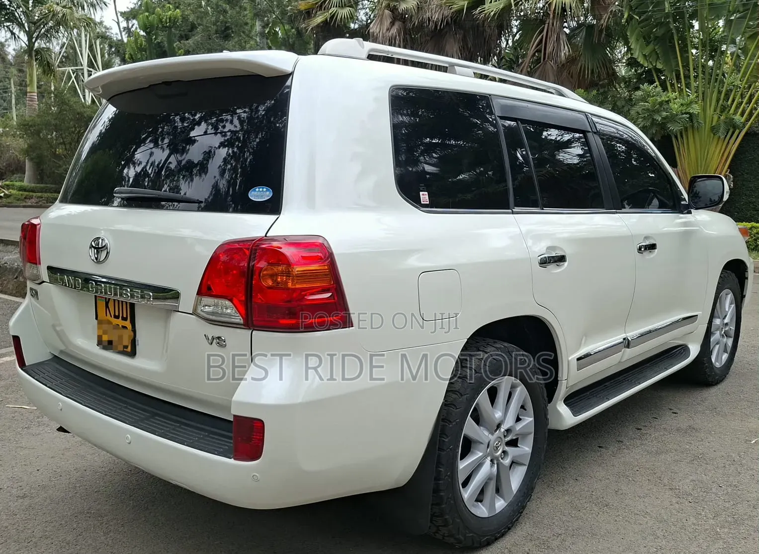 Toyota Land Cruiser 4.6 V8 ZX 2014 White