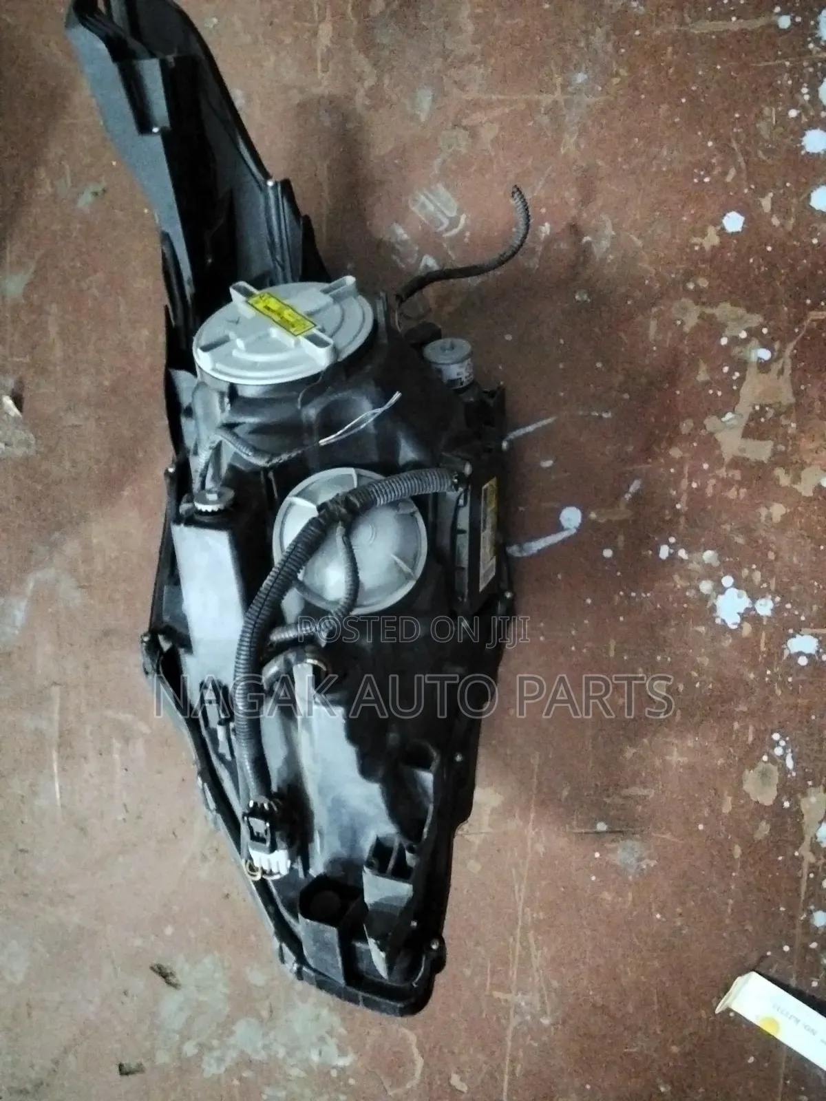 Toyota Avensis 2012 Headlight Xenon