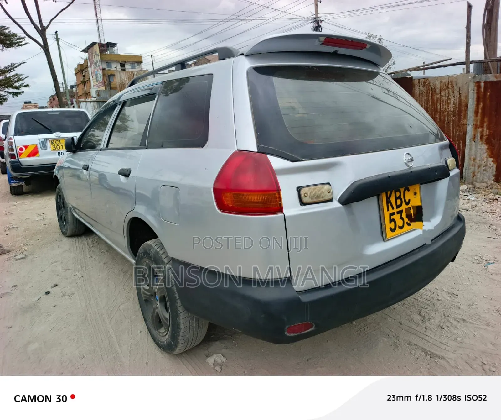Nissan Advan 2002 Silver