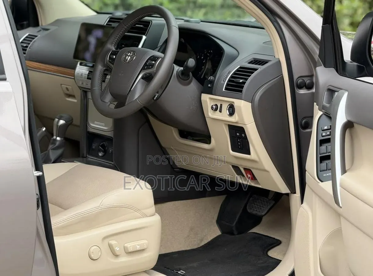 Toyota Land Cruiser Prado 2.7 2023 Burgundy