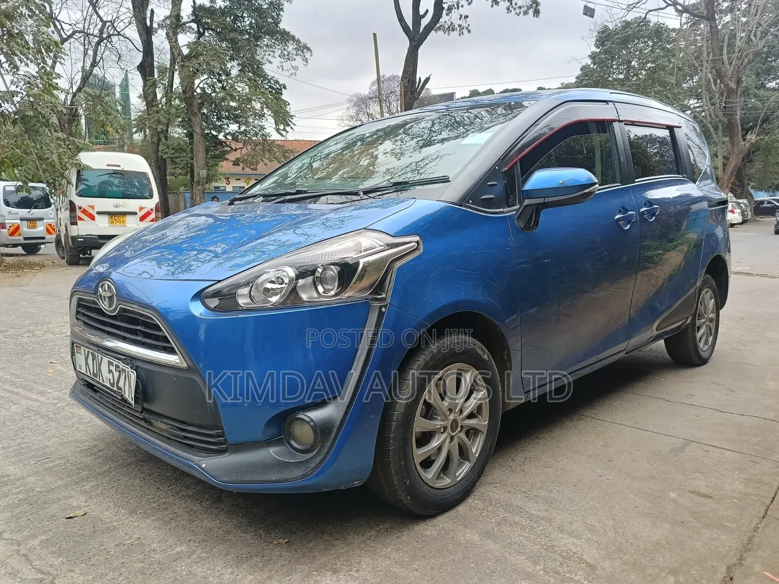 Toyota Sienta 1.5 FWD 2014 Blue