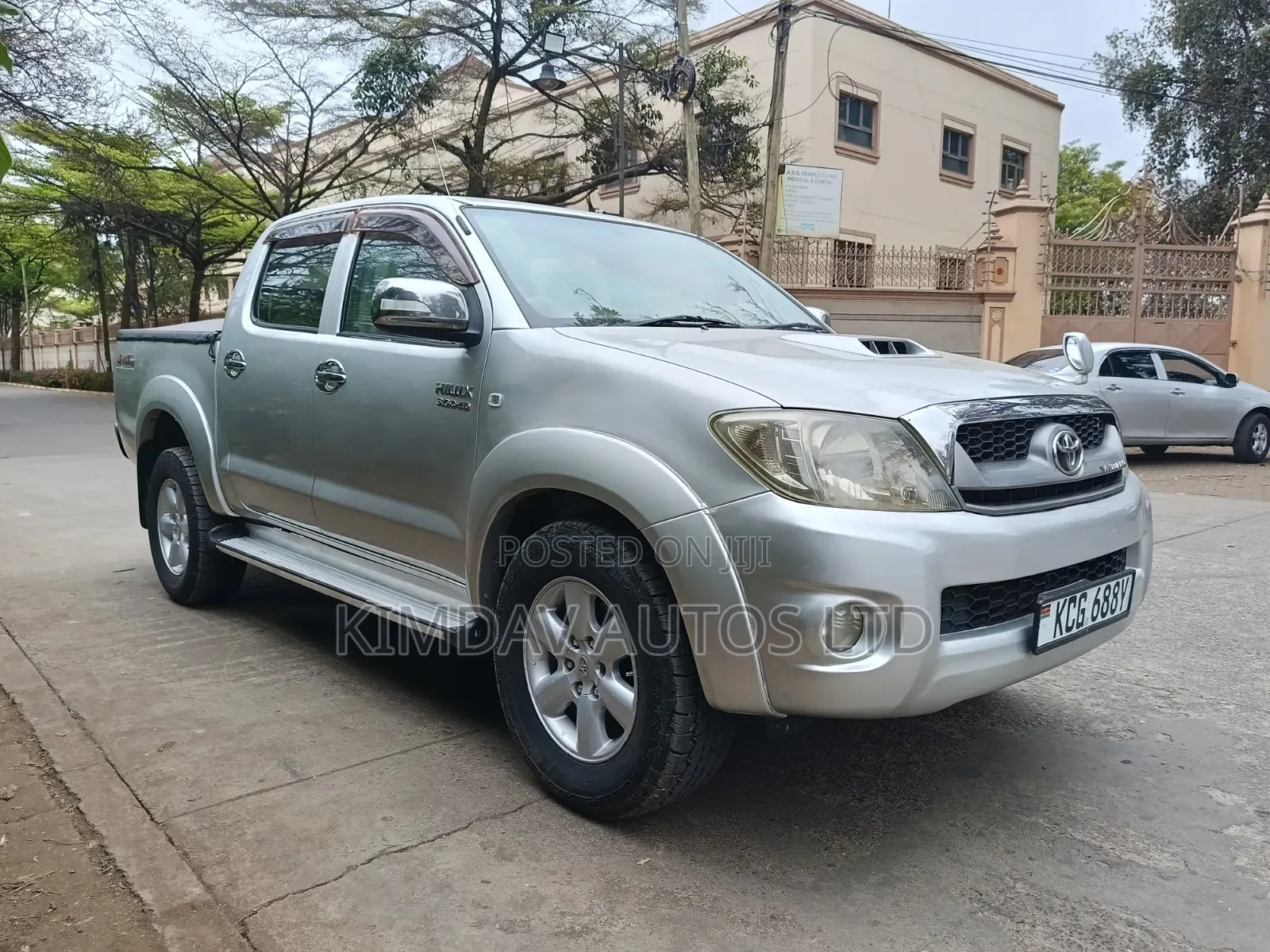 Toyota Hilux 2010 Silver