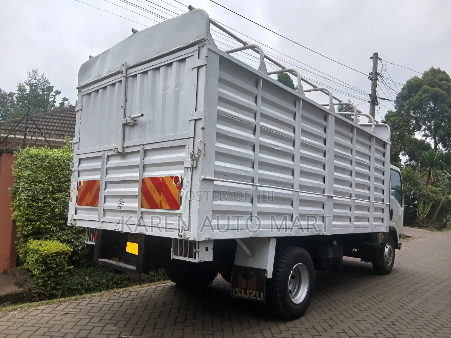 Isuzu NQR Truck