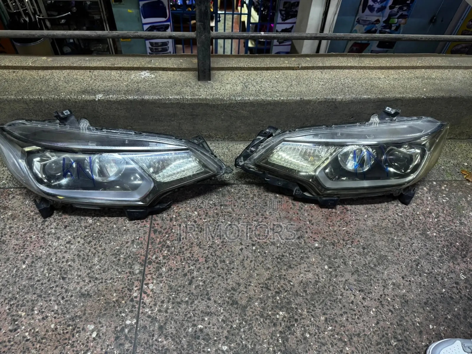 Honda Fit 2015 Headlights