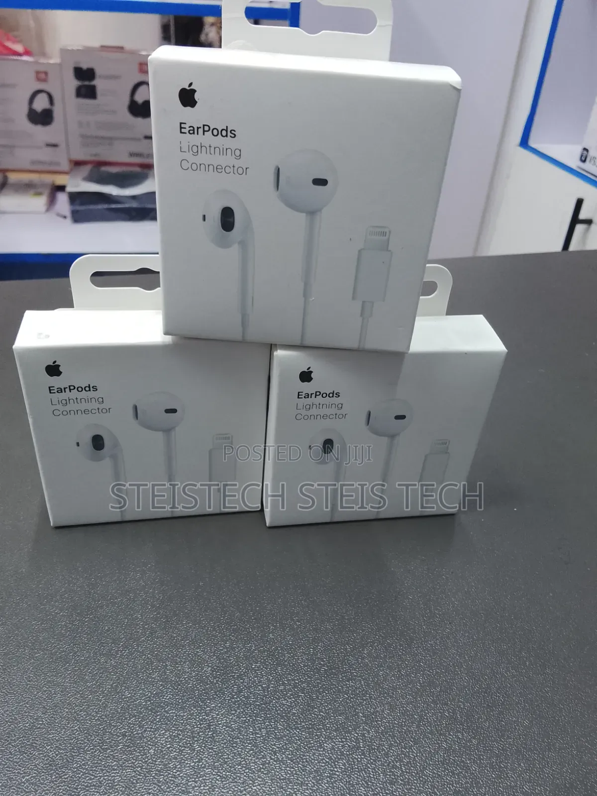 iPhone Earpods Lightning Connector