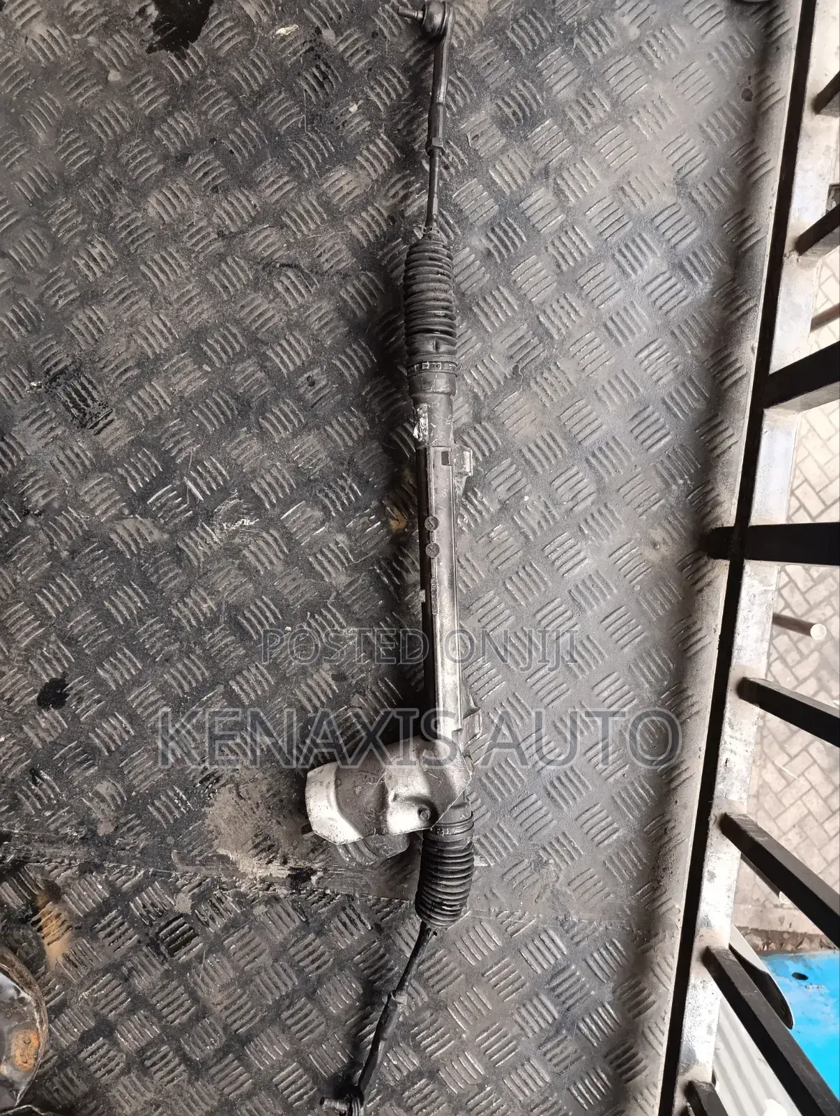 Serena 2010 Steering Rack