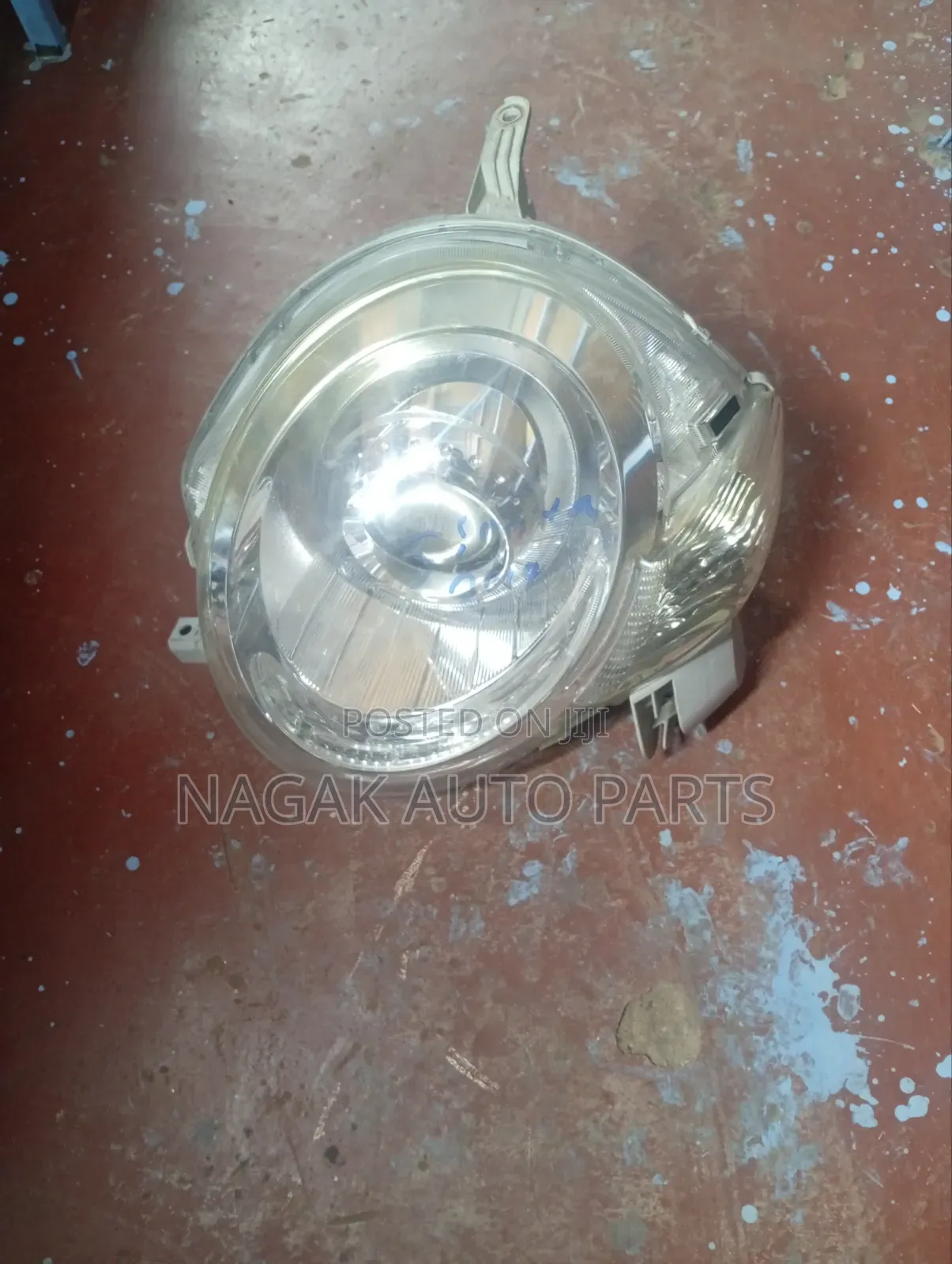 Sienta 2012 Focus Headlight