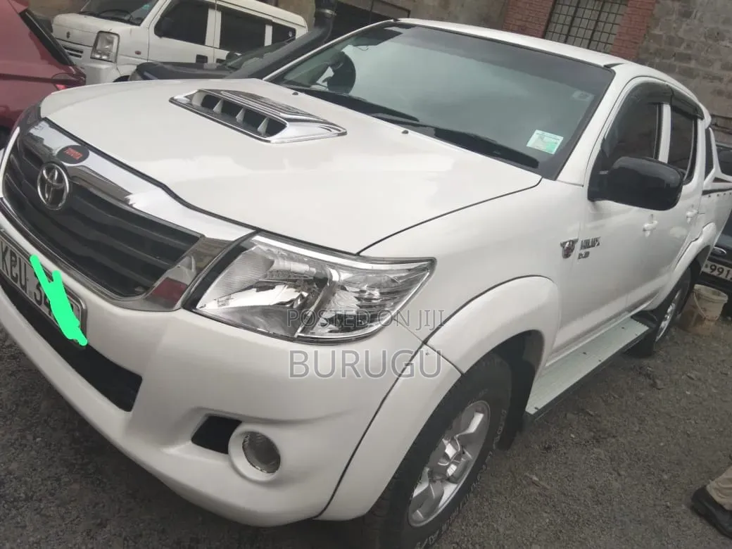 Toyota Hilux 2015 White