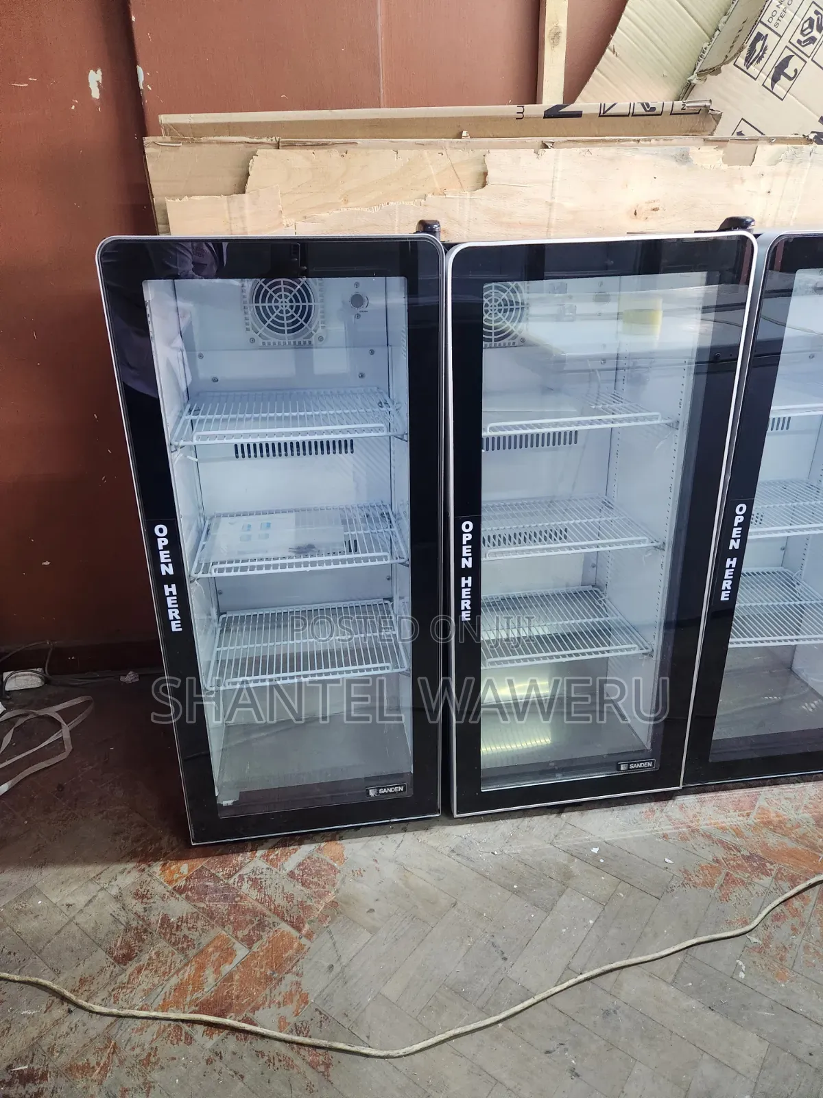 Glass Door Min Refrigerator Vr2