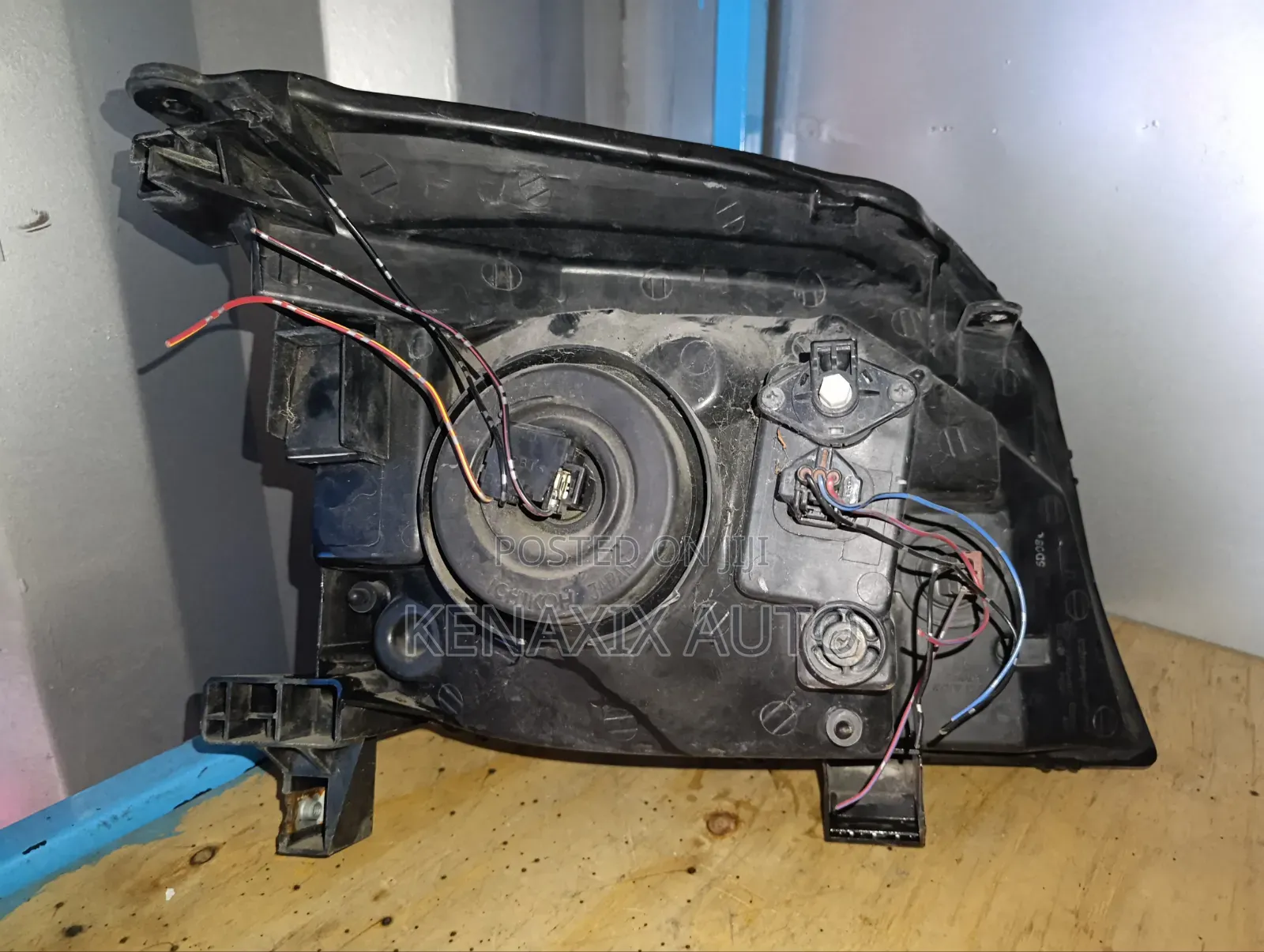 Xtrail T30 Non-Xenon Headlight