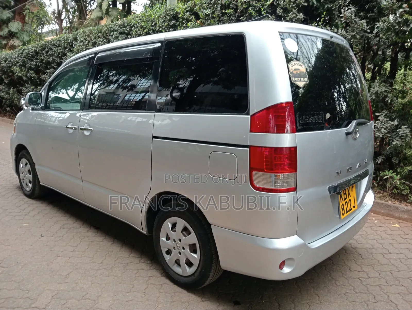 Toyota Noah 2.0 FWD (8 Seater) 2006 Silver
