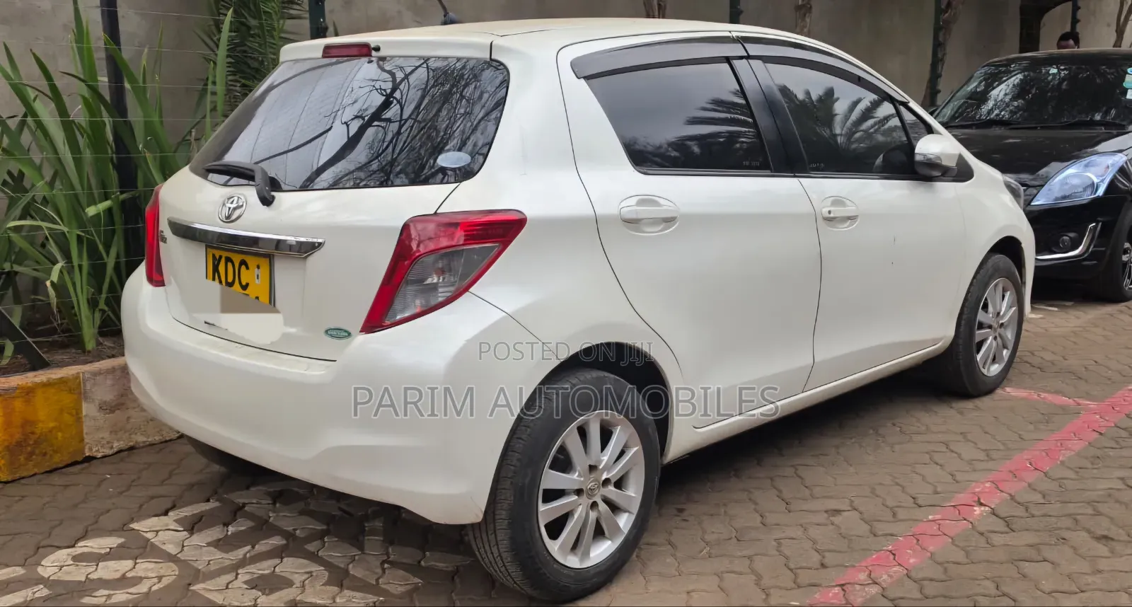 Toyota Vitz 2013 White