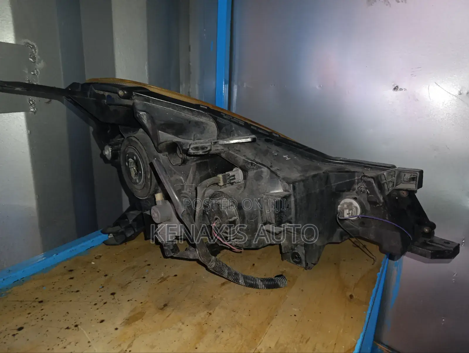 Wingroad Y12 Non-Xenon Headlight