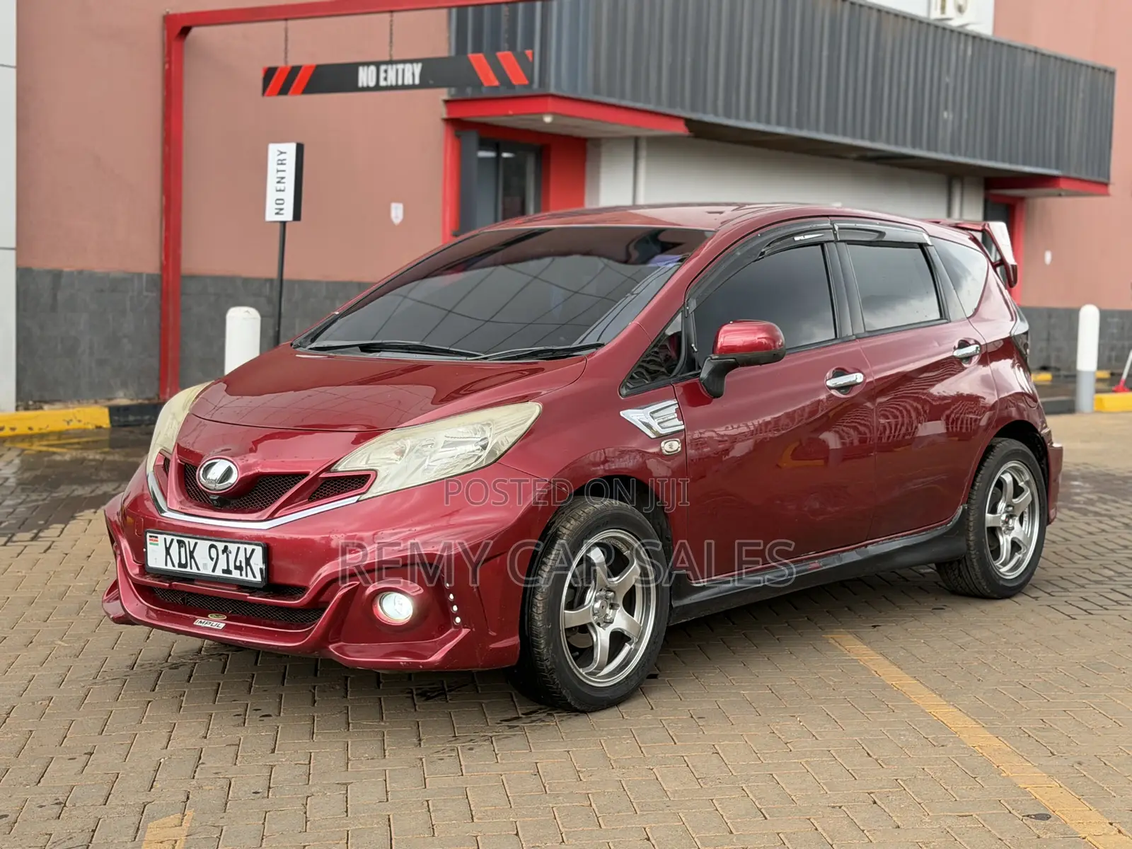 Nissan Note 2016 Burgundy