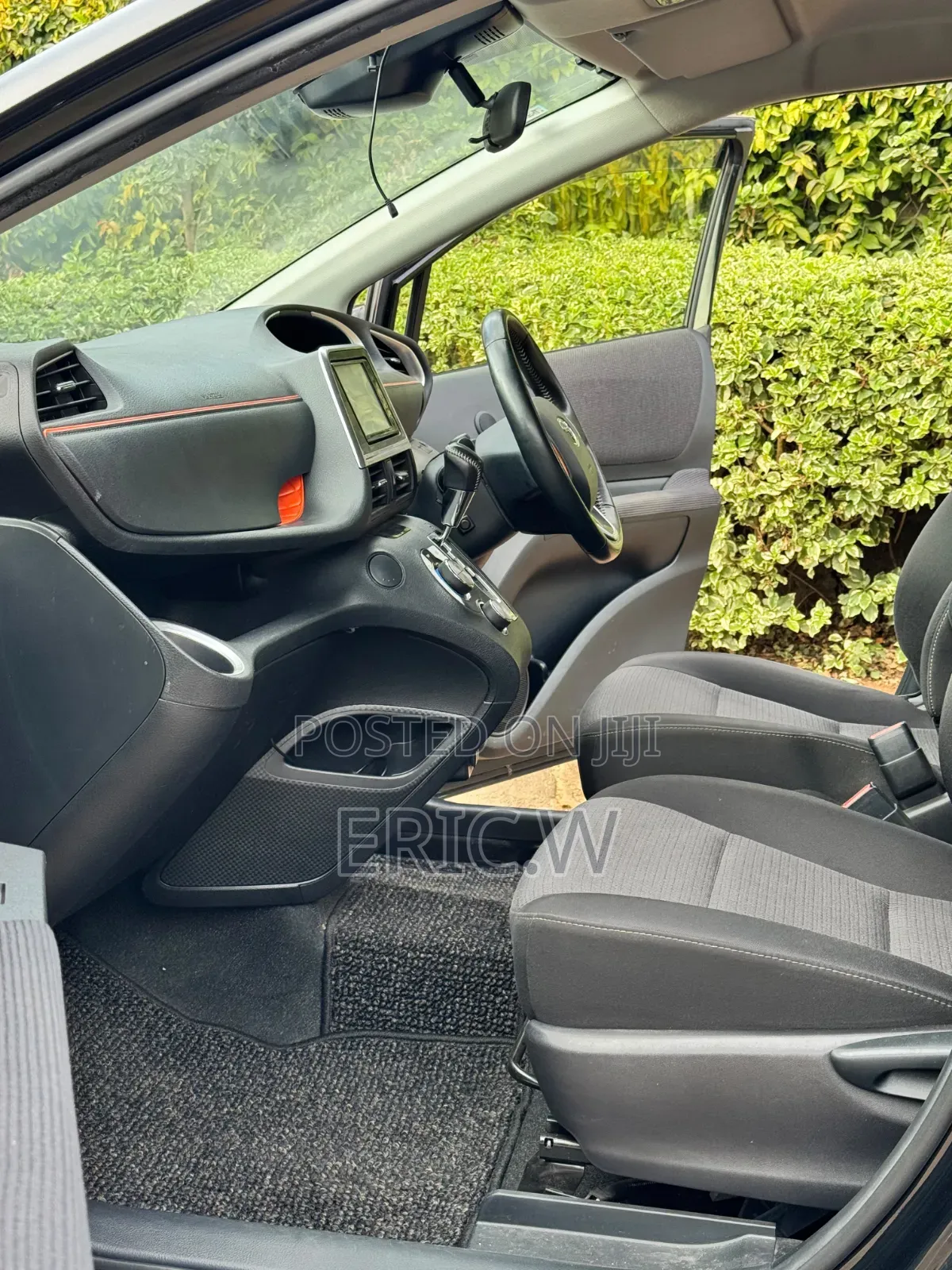 Toyota Sienta 1.5 FWD 2019 Black