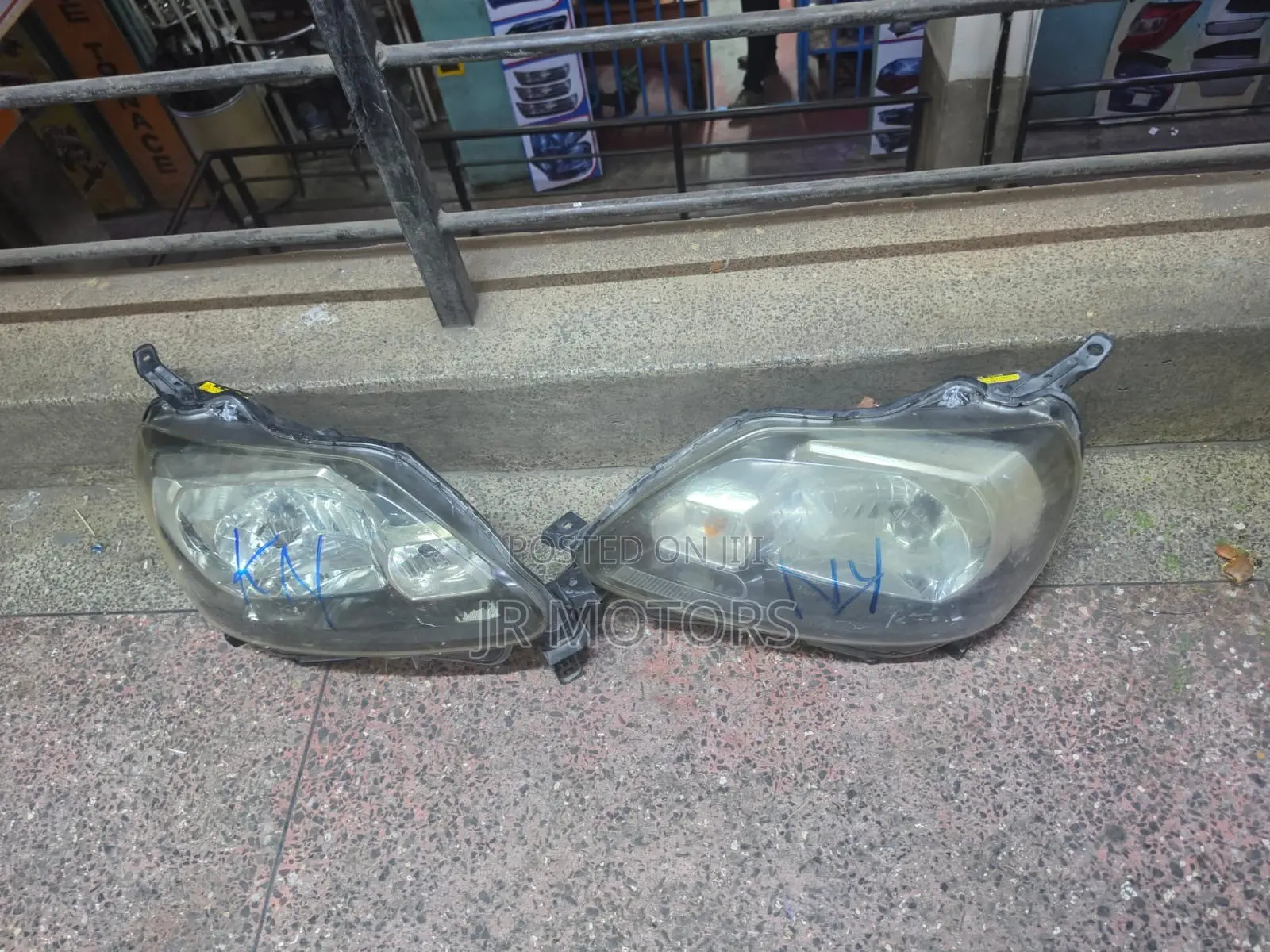 Toyota Porte 2012-2018 Xenon Headlights