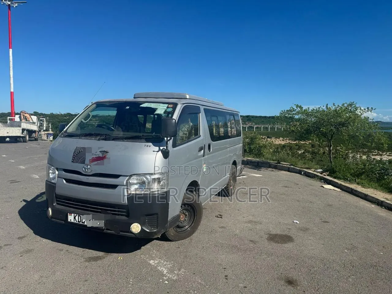Toyota HiAce 2015 Silver